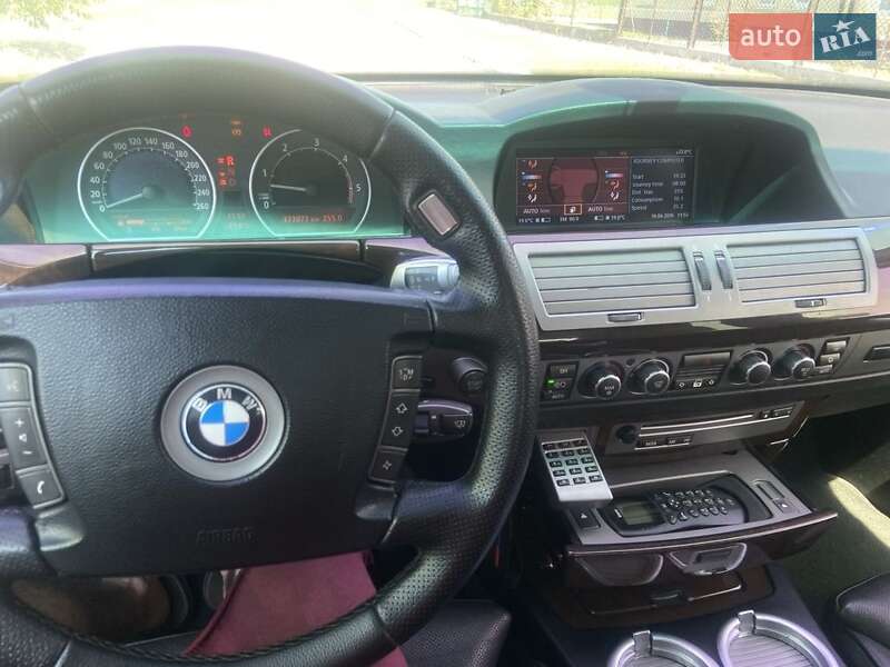 Седан BMW 7 Series 2003 в Нововолынске