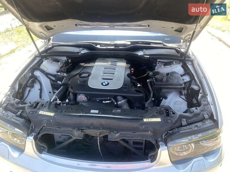 Седан BMW 7 Series 2003 в Нововолынске