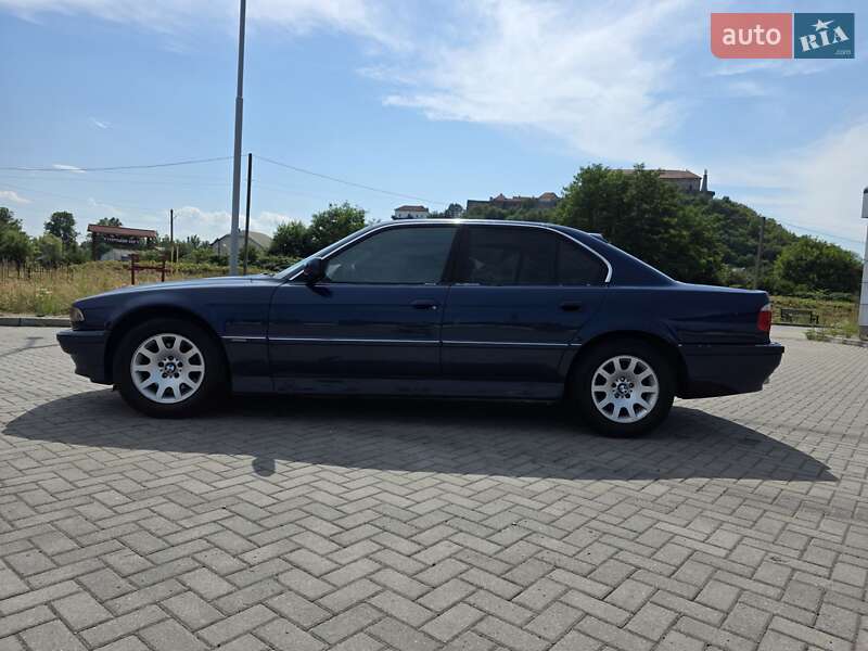Седан BMW 7 Series 1998 в Мукачевому