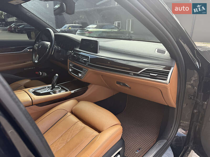 Седан BMW 7 Series 2015 в Хмельницькому