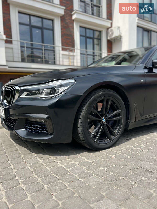 Седан BMW 7 Series 2017 в Львові