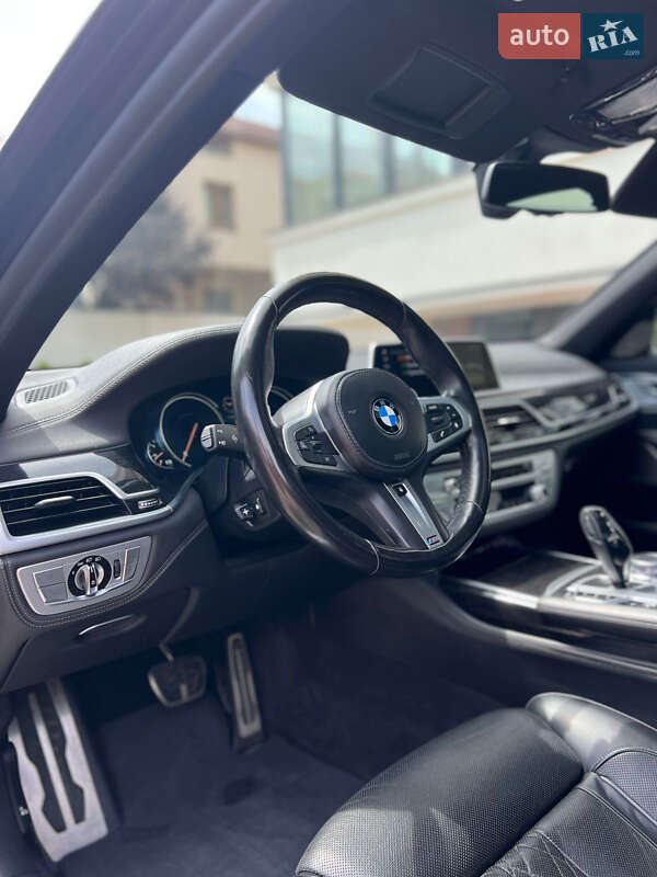 Седан BMW 7 Series 2017 в Львові