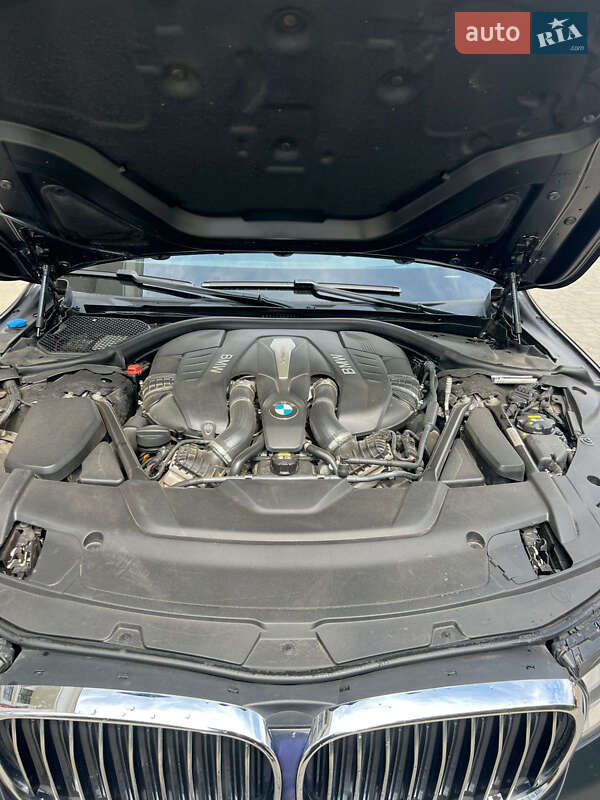 Седан BMW 7 Series 2017 в Львові