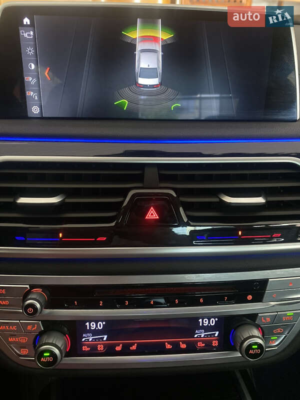 Седан BMW 7 Series 2017 в Львові