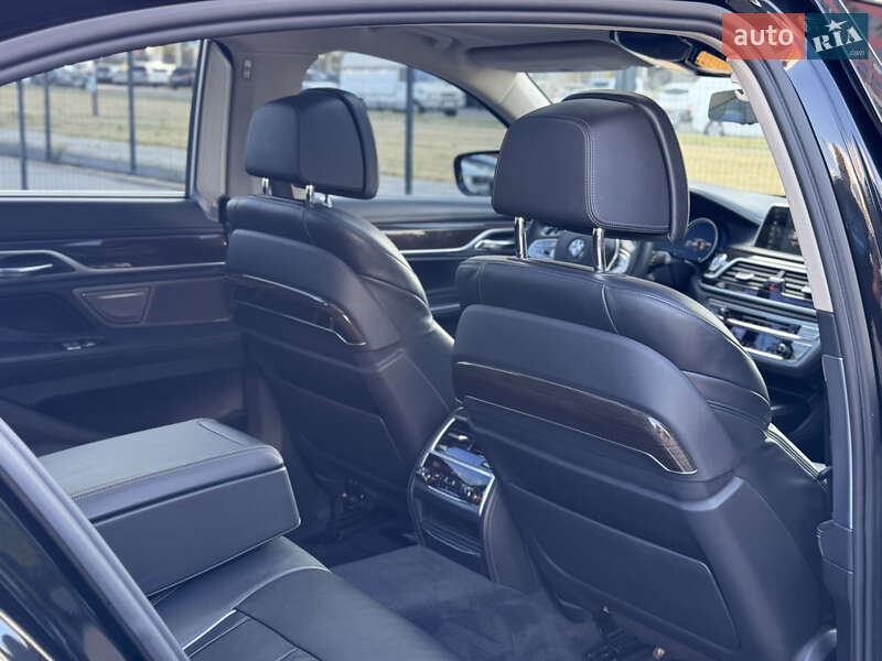 Седан BMW 7 Series 2016 в Киеве