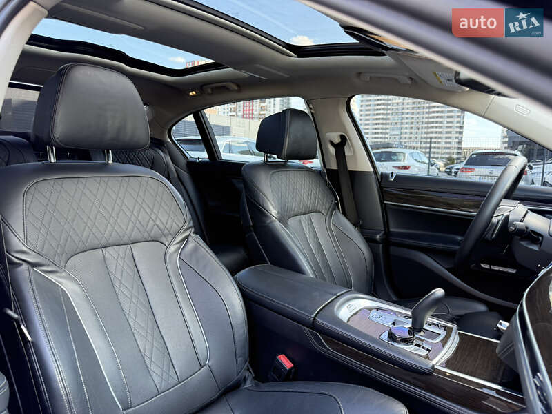 Седан BMW 7 Series 2016 в Киеве