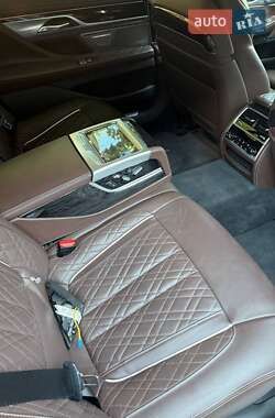 Седан BMW 7 Series 2022 в 