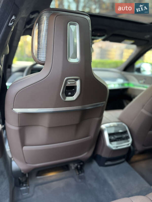 Седан BMW 7 Series 2024 в Киеве фото 26 Седан BMW 7 Series 2024 в Киеве
