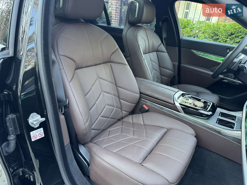 Седан BMW 7 Series 2024 в Киеве фото 31 Седан BMW 7 Series 2024 в Киеве