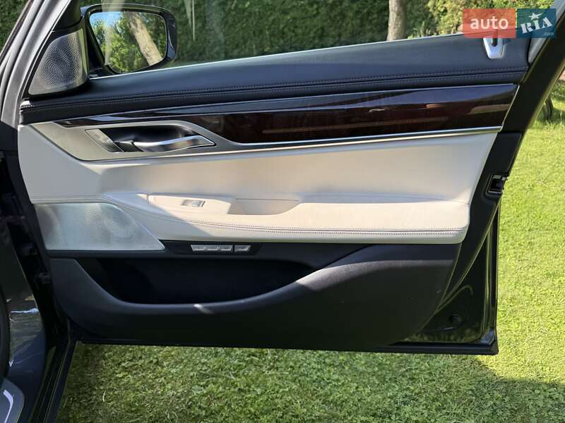 Седан BMW 7 Series 2015 в Львові фото 32 Седан BMW 7 Series 2015 в Львові