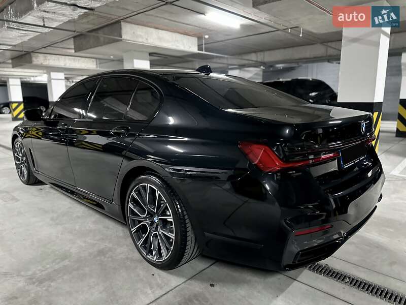 Седан BMW 7 Series 2022 в Дніпрі