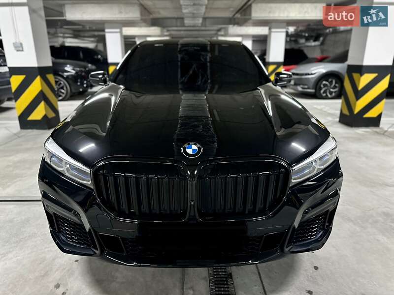 Седан BMW 7 Series 2022 в Дніпрі