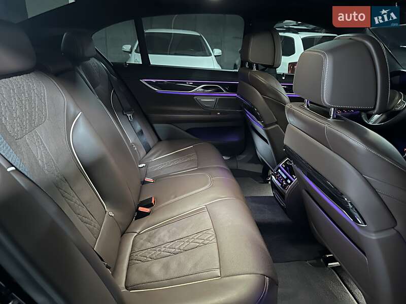Седан BMW 7 Series 2022 в Дніпрі