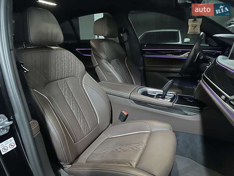 Седан BMW 7 Series 2022 в Дніпрі