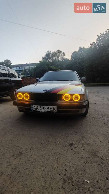 Седан BMW 7 Series 1993 в Кривом Роге