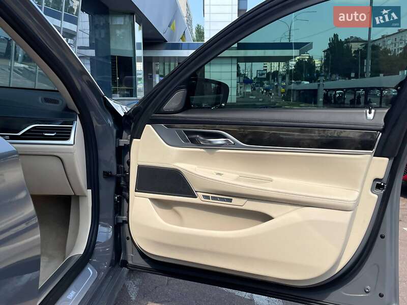 Седан BMW 7 Series 2017 в Києві