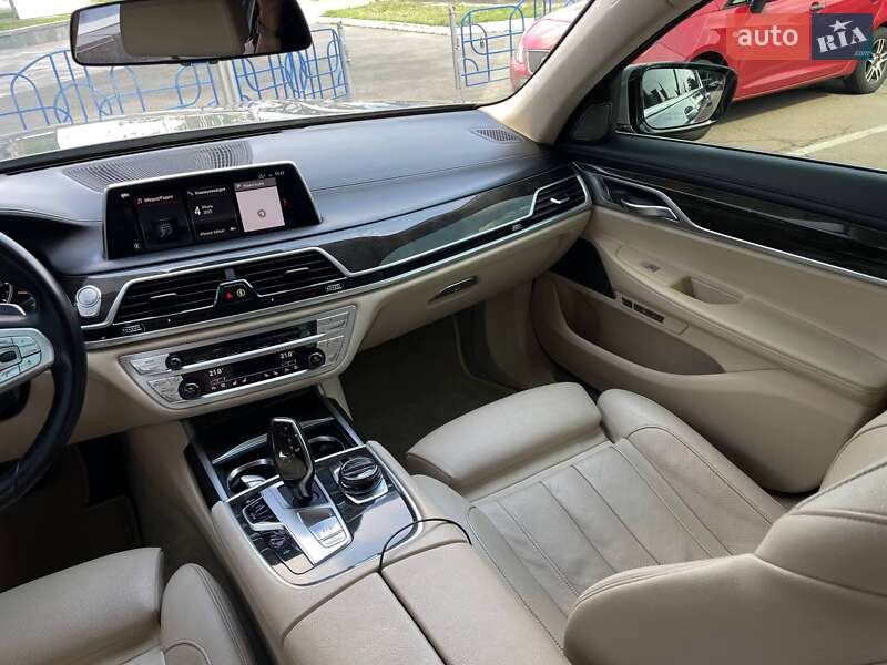 Седан BMW 7 Series 2017 в Києві