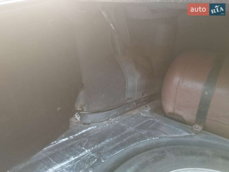 Седан BMW 7 Series 1989 в Кременце