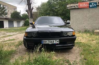 Седан BMW 7 Series 2000 в Подольске