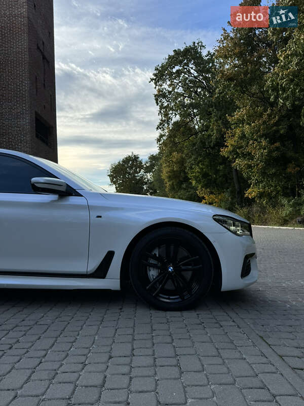 Седан BMW 7 Series 2017 в Львові