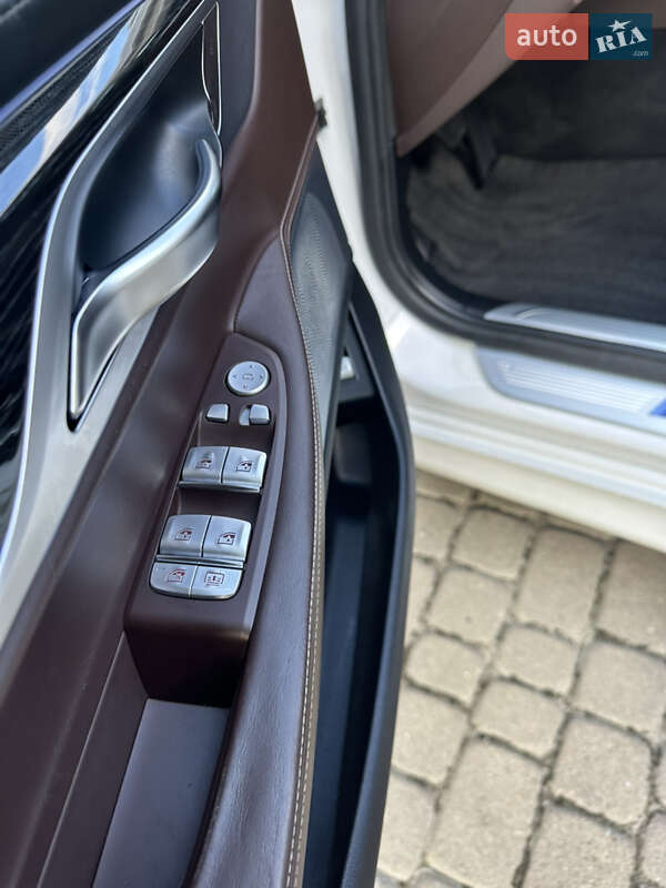 Седан BMW 7 Series 2017 в Львові