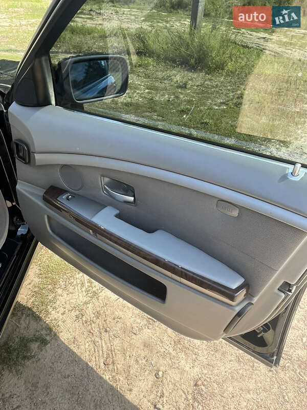 Седан BMW 7 Series 2004 в Чернигове