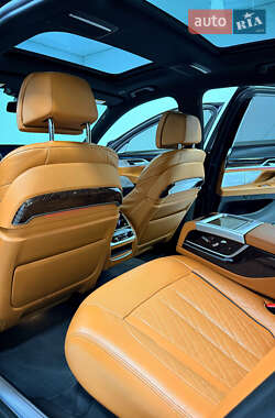 Седан BMW 7 Series 2019 в 
