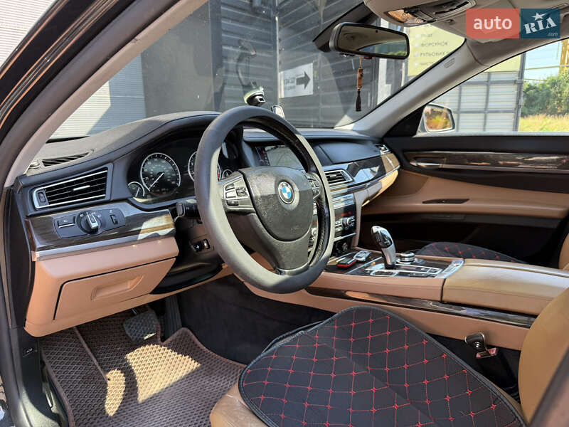 Седан BMW 7 Series 2011 в Одесі