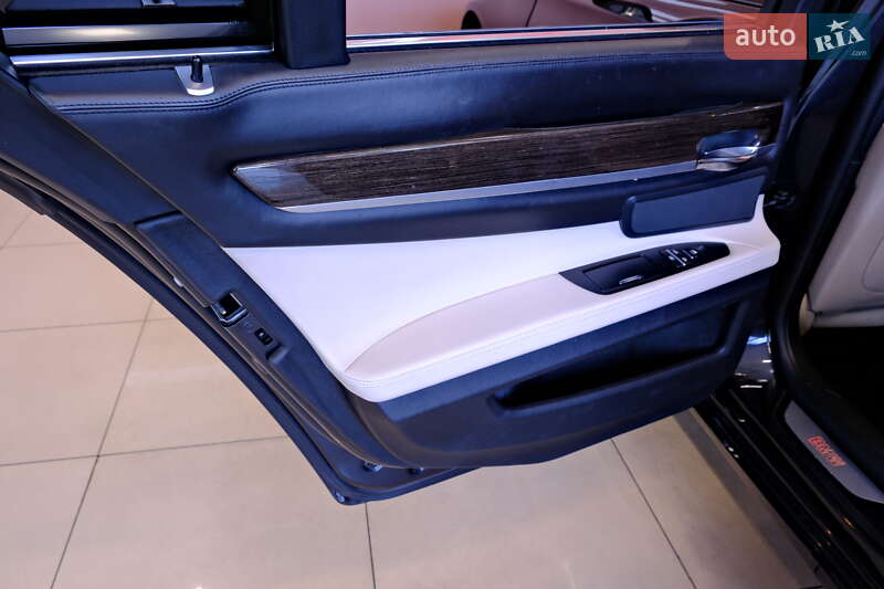 Седан BMW 7 Series 2012 в Одесі