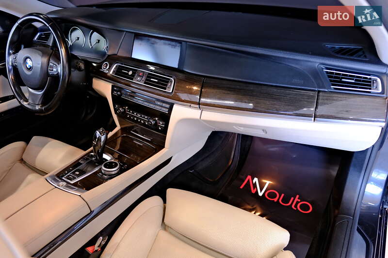 Седан BMW 7 Series 2012 в Одесі
