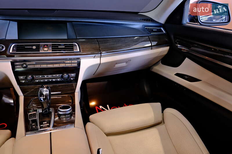 Седан BMW 7 Series 2012 в Одесі