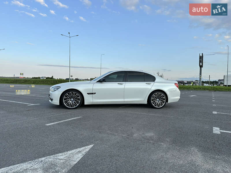 Седан BMW 7 Series 2011 в Львові