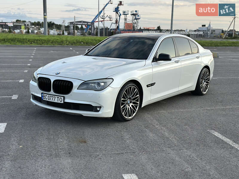 Седан BMW 7 Series 2011 в Львові
