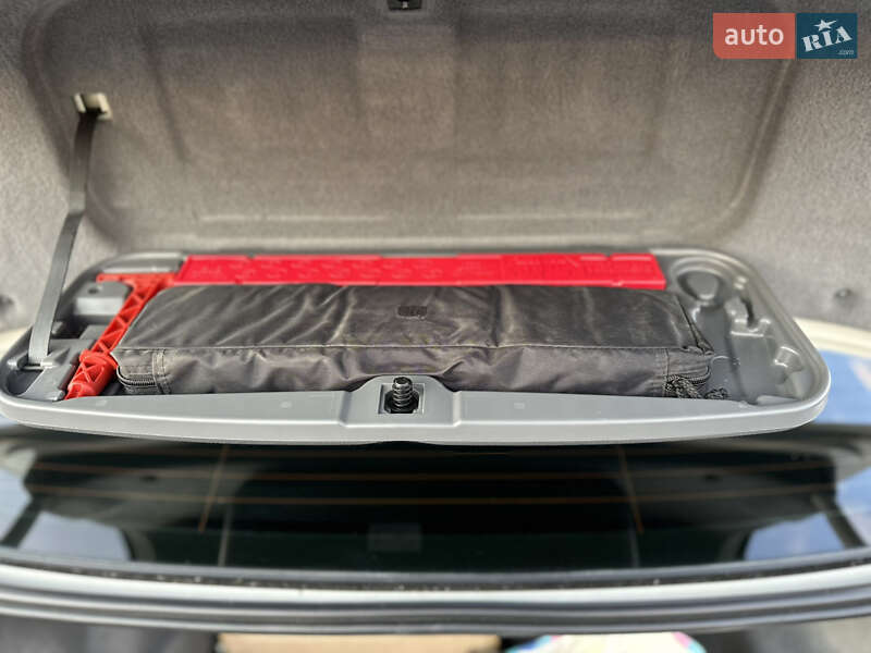 Седан BMW 7 Series 2011 в Львові