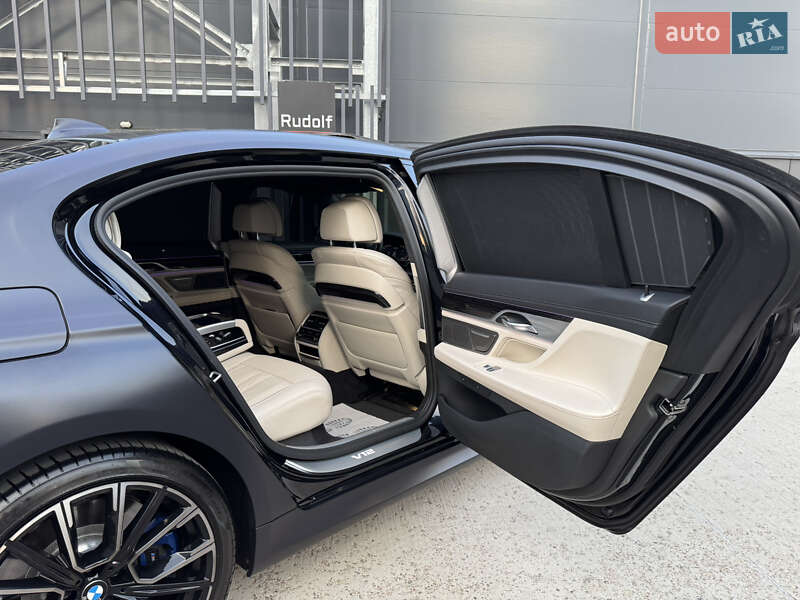 Седан BMW 7 Series 2021 в Киеве