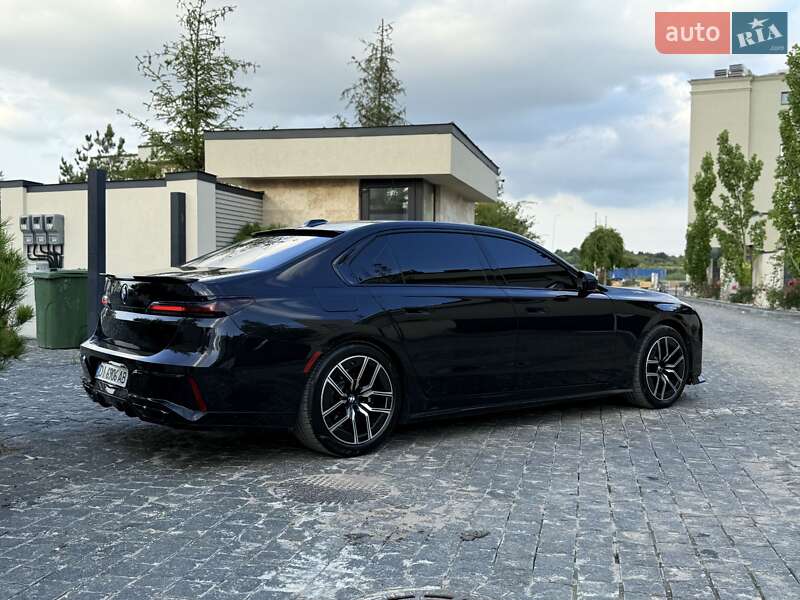 Седан BMW 7 Series 2023 в Львові
