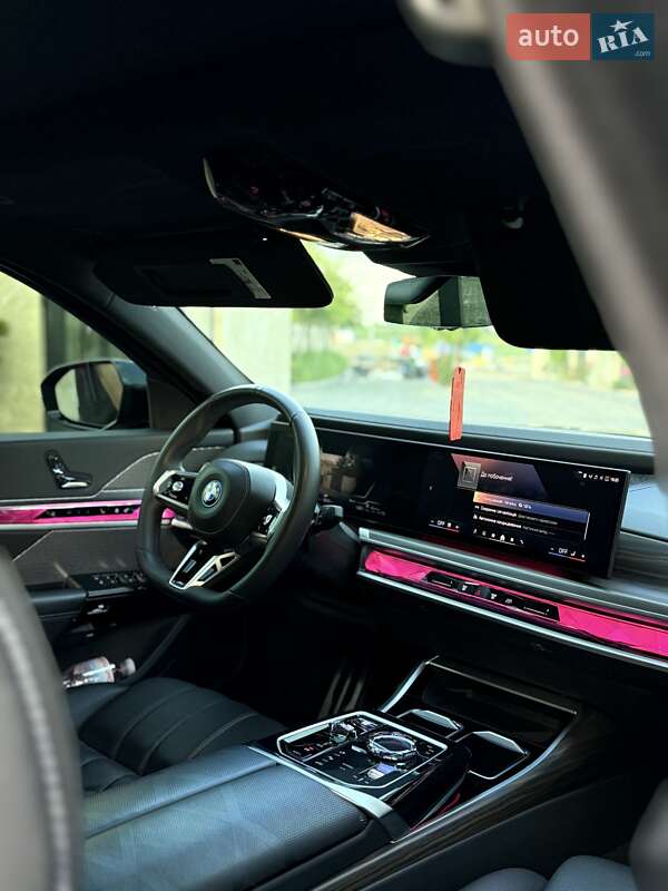 Седан BMW 7 Series 2023 в Львові
