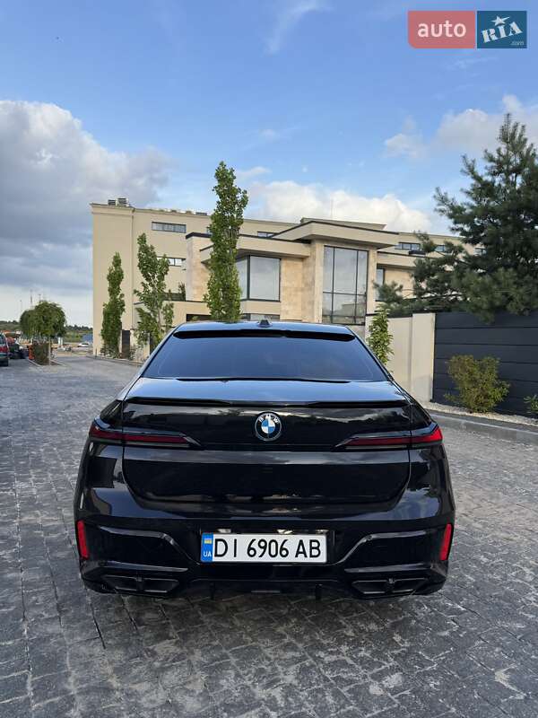 Седан BMW 7 Series 2023 в Львові