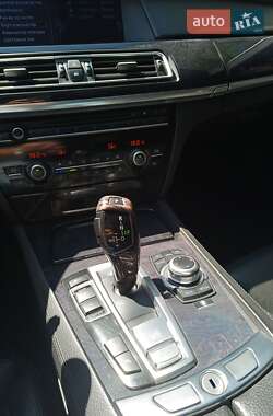 Седан BMW 7 Series 2009 в 