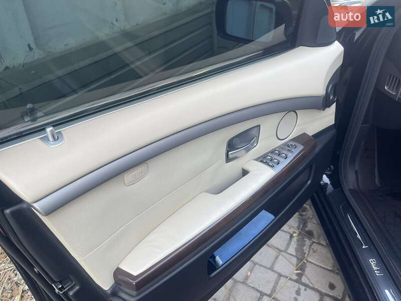 Седан BMW 7 Series 2007 в Днепре