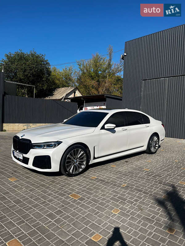 Седан BMW 7 Series 2015 в Первомайську фото 7 Седан BMW 7 Series 2015 в Первомайську