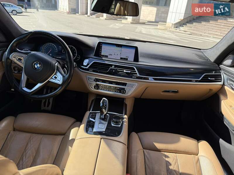 Седан BMW 7 Series 2016 в Киеве