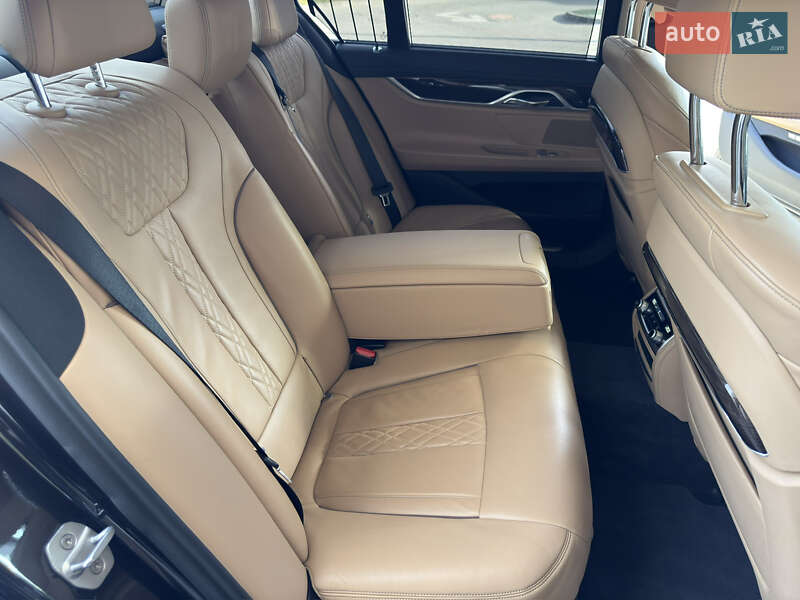 Седан BMW 7 Series 2016 в Ивано-Франковске фото 55 Седан BMW 7 Series 2016 в Ивано-Франковске
