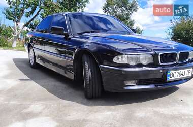 Седан BMW 7 Series 2001 в  фото 13 Седан BMW 7 Series 2001 в