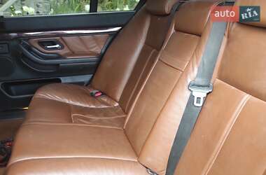 Седан BMW 7 Series 2001 в  фото 30 Седан BMW 7 Series 2001 в