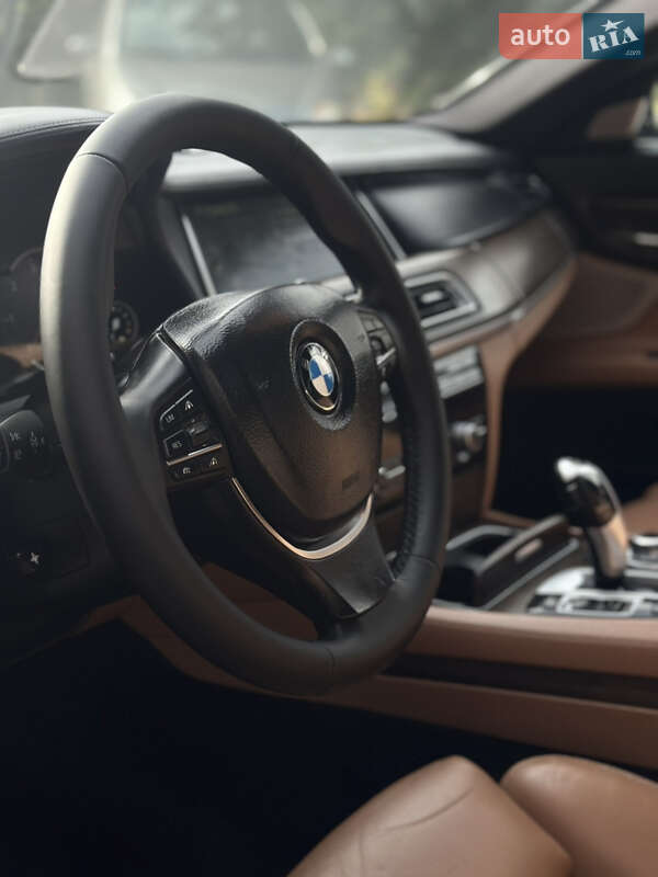 Седан BMW 7 Series 2012 в Богуславе фото 7 Седан BMW 7 Series 2012 в Богуславе