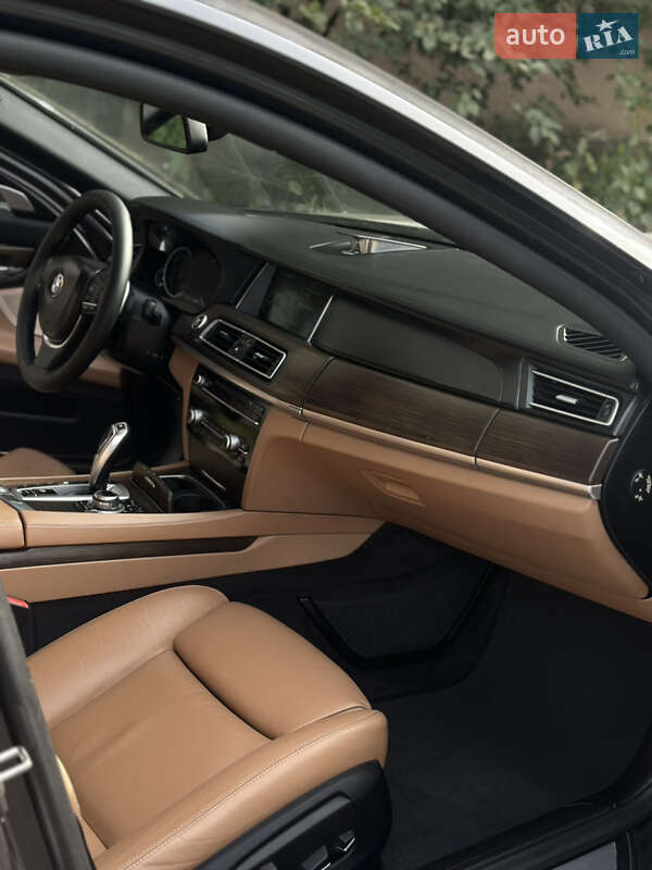 Седан BMW 7 Series 2012 в Богуславе фото 10 Седан BMW 7 Series 2012 в Богуславе