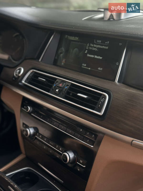 Седан BMW 7 Series 2012 в Богуславе фото 12 Седан BMW 7 Series 2012 в Богуславе