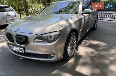 Седан BMW 7 Series 2011 в 