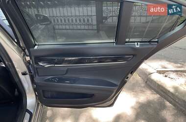 Седан BMW 7 Series 2011 в 